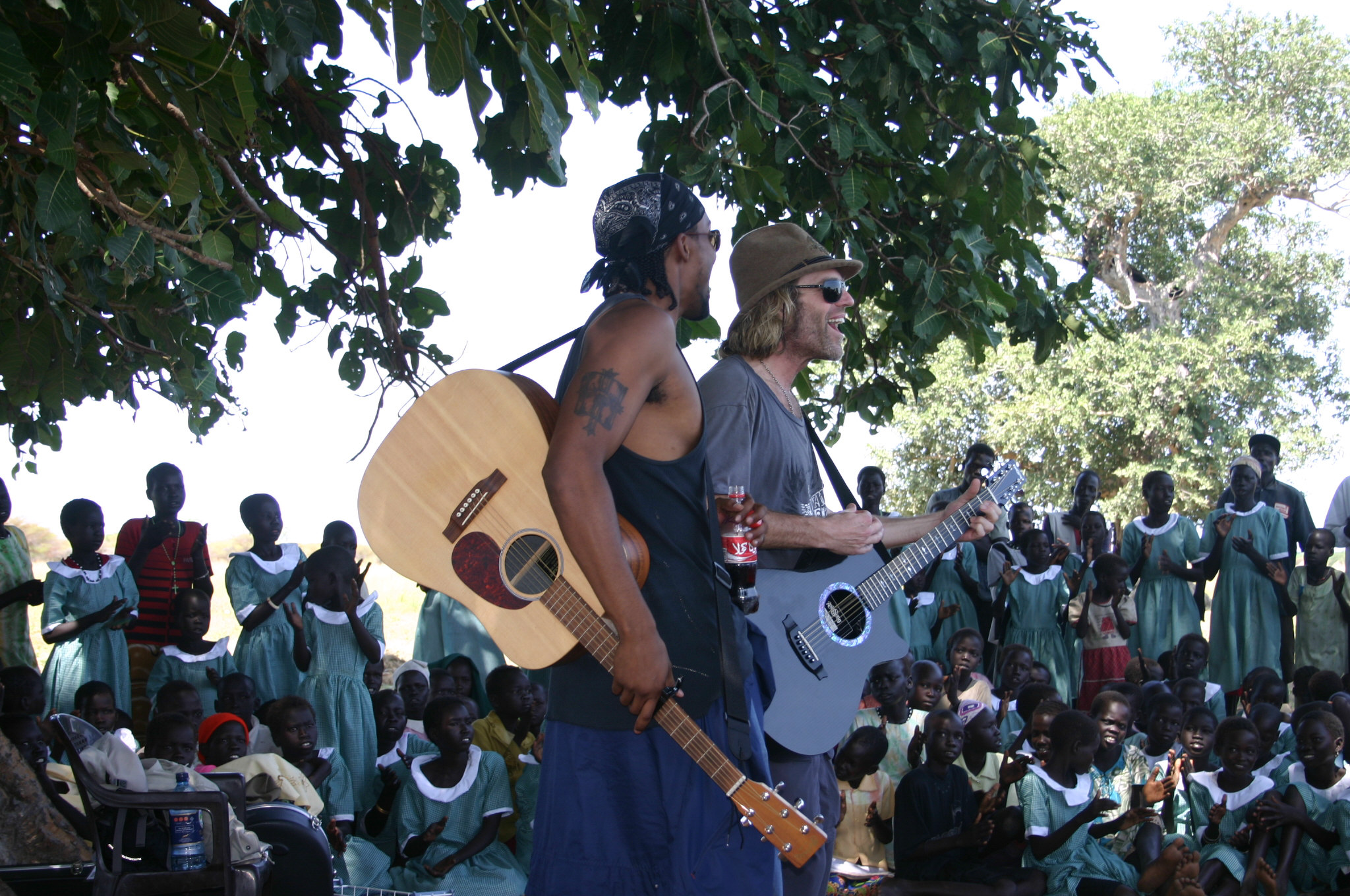big_kenny_and_damien_singing.jpg big_kenny_and_damien_singing.jpg